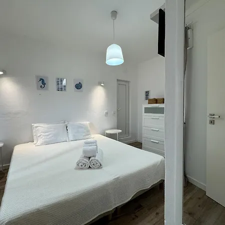 Casinha Da Baixa T1, Dos Pescadores Holiday home