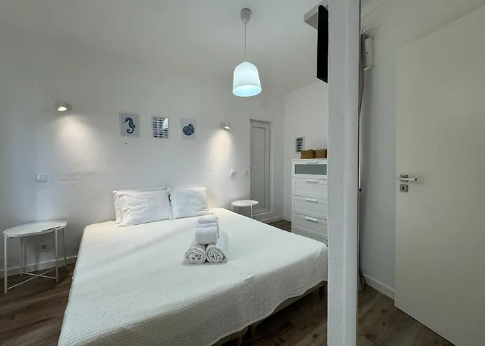 Casinha Da Baixa T1, Dos Pescadores Holiday home